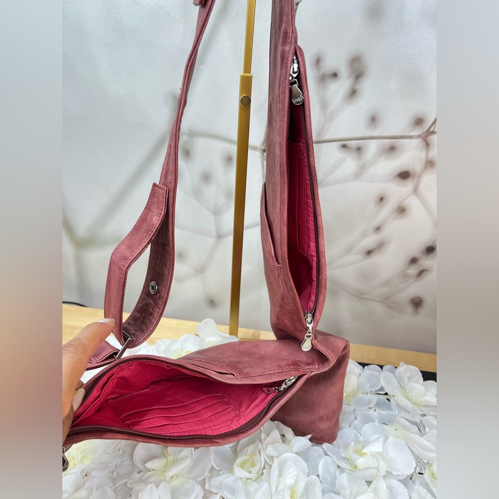 SASH Crescent Shoulder Bag - fine Leather - Picture 7 of 12